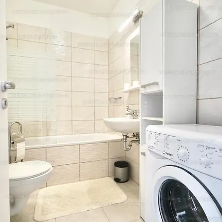 Gate Danube Apartment *